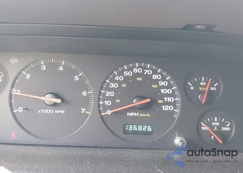 2001 Jeep Grand Cherokee Laredo z USA, uszkodzony, nr VIN 1J4GX48S11C642762